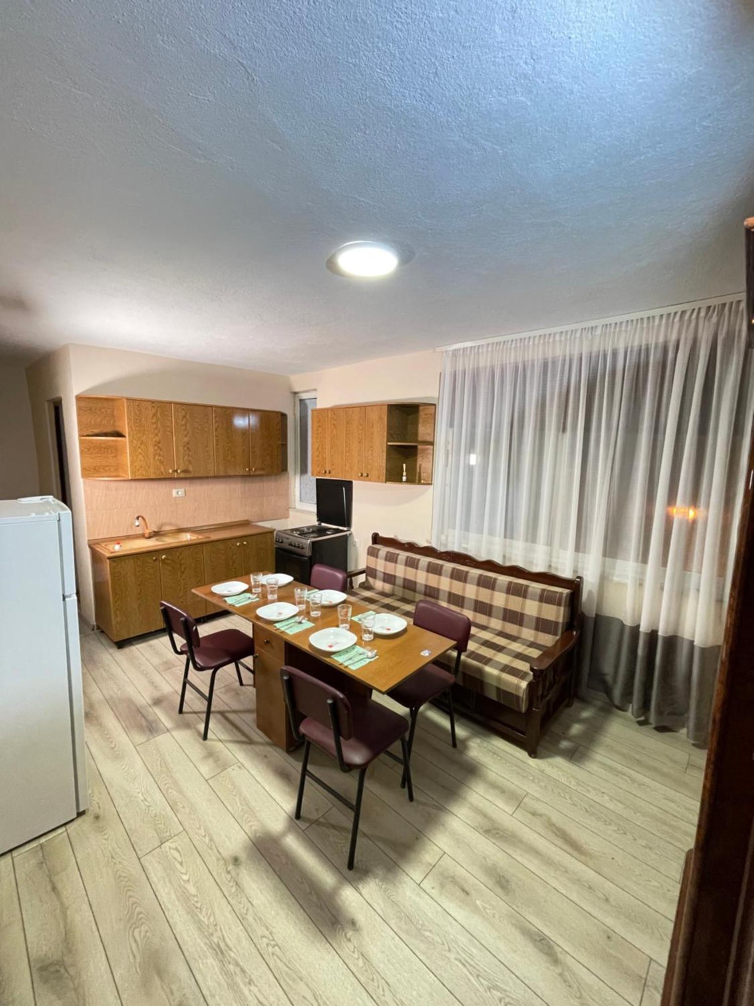 Shkodra Guest House & Trips Extérieur photo
