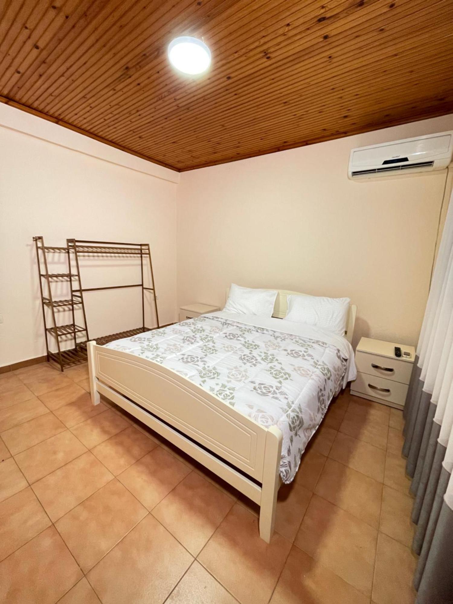 Shkodra Guest House & Trips Extérieur photo