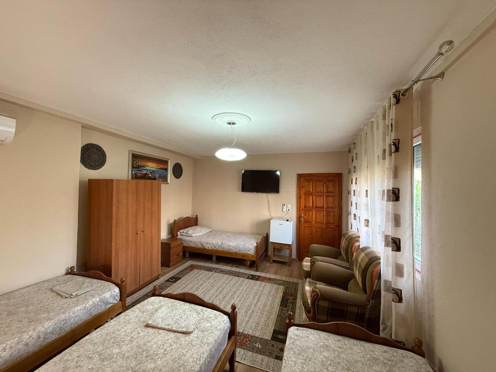 Shkodra Guest House & Trips Extérieur photo