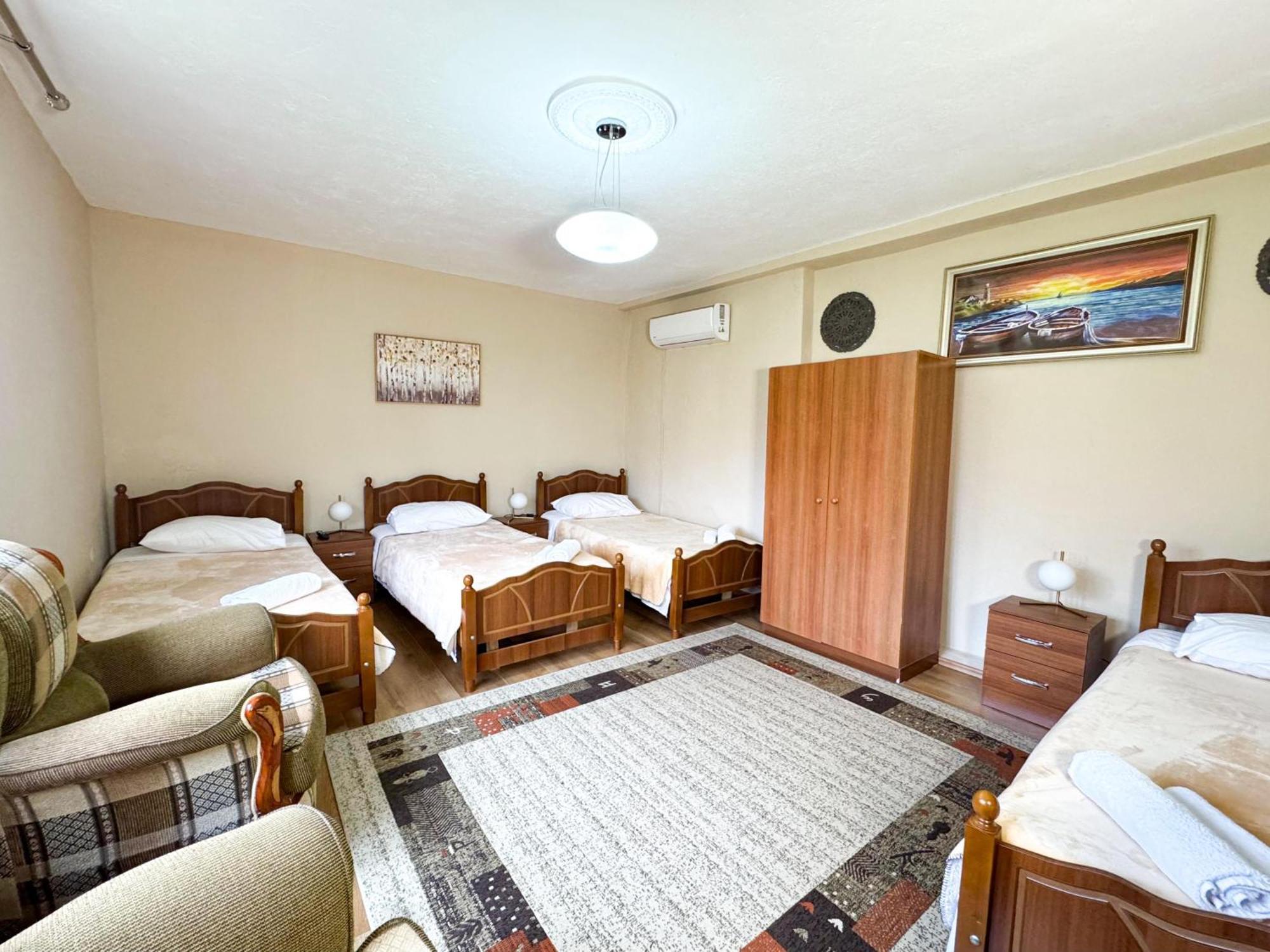 Shkodra Guest House & Trips Extérieur photo