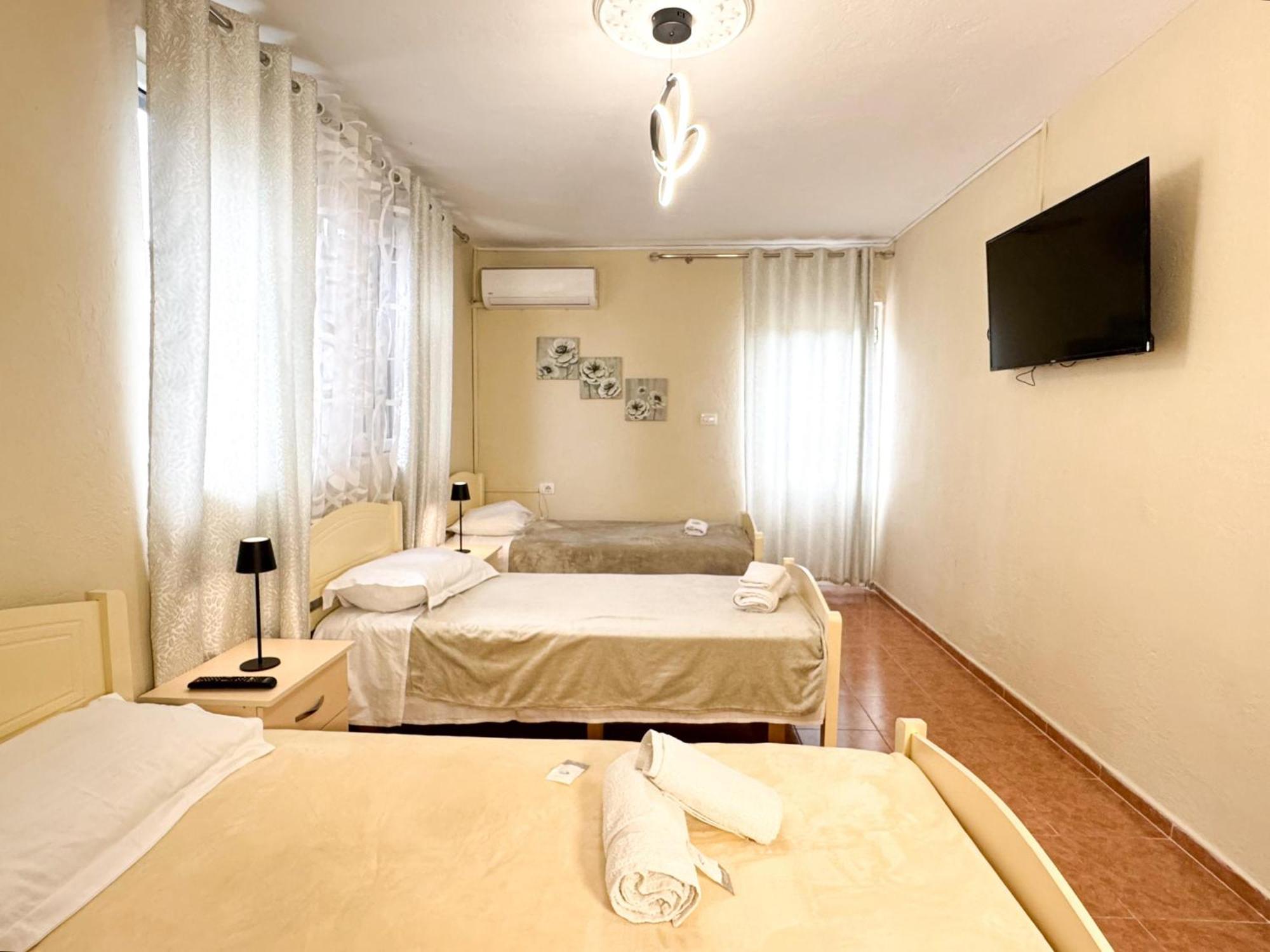 Shkodra Guest House & Trips Extérieur photo